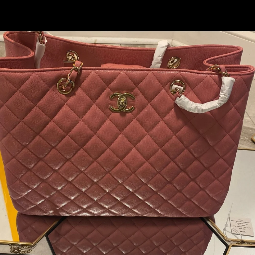 NEW- CHANEL Caviar Leather Large Tote Bag - Picture 10 of 16